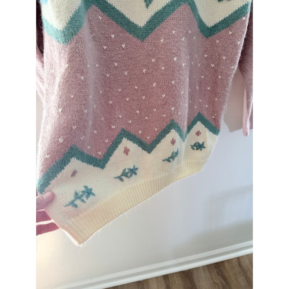 Vintage 1990s Alfred Dunner Pastel Pink Embroidered Rose Knit Sweater-Size M - Picture 4 of 5
